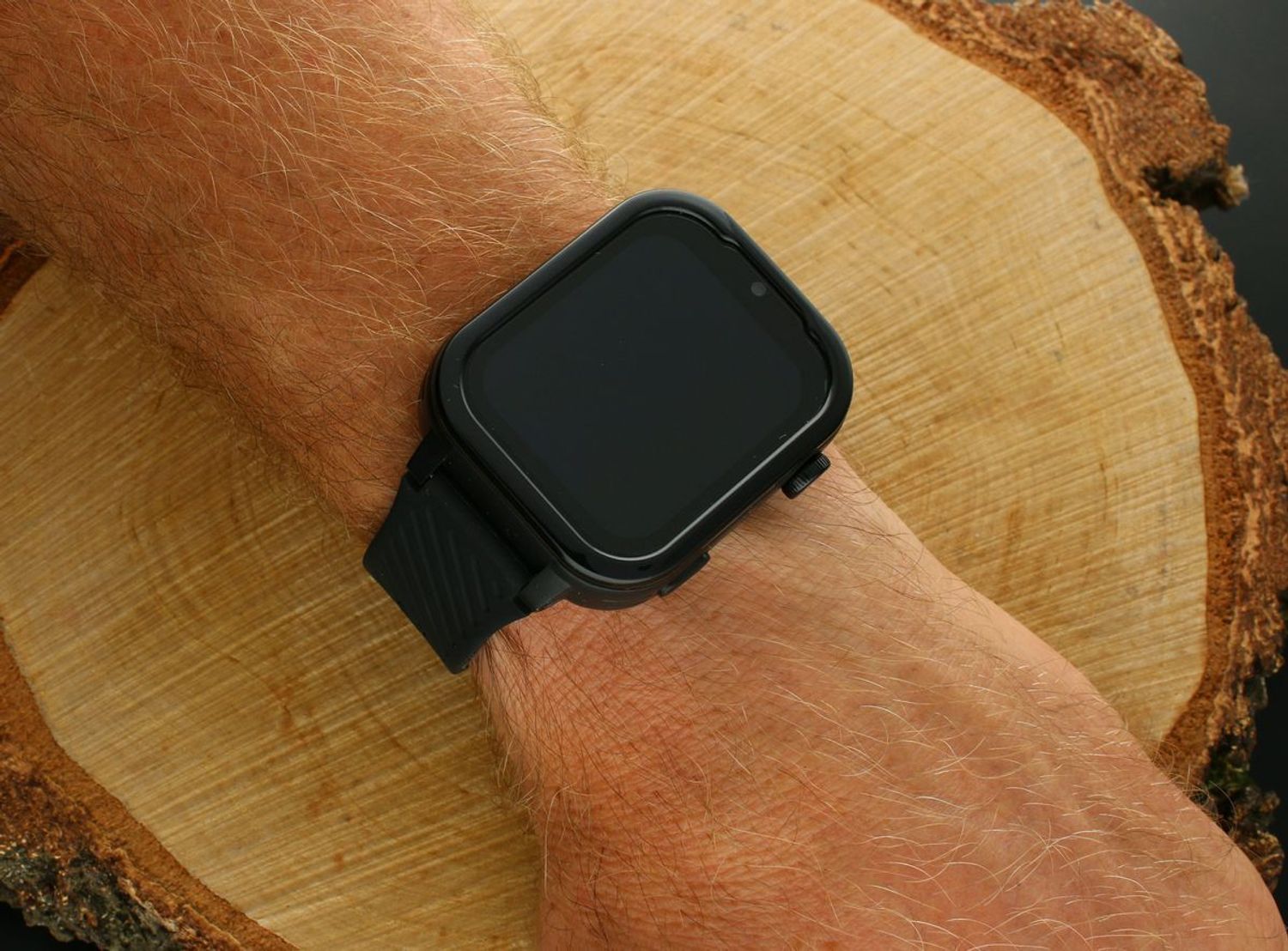 Smartwatch dziecięcy Garett Kids Essa 4G czarny. Smartwatch Garett dziecięcy. Smartwatch Garett z GPS. Dziecięcy Garett z rozmowami. Zegarek smartwatch dla dzieci. Przycisk SOS. Idealny prezent dla dziecka (2).jpg